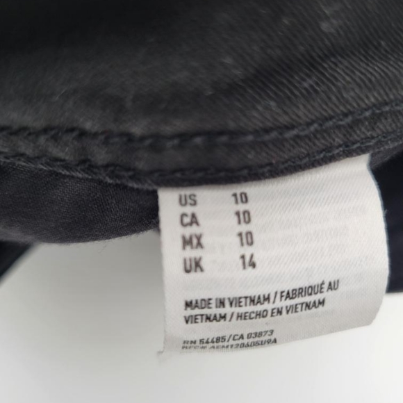 Shorts - Picture 4 of 4